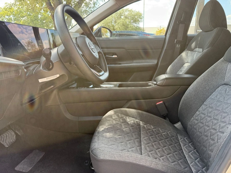 2026 Nissan Kicks - Image 28 of 31