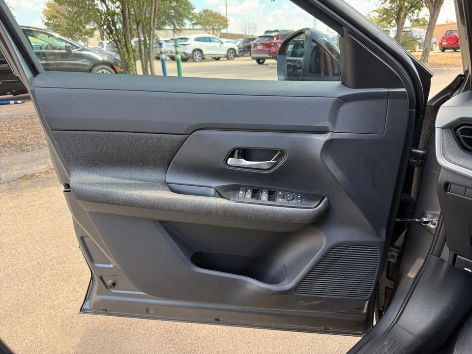 2026 Nissan Kicks - Image 20 of 31