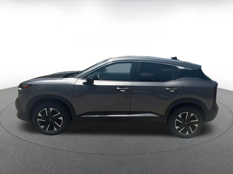 2026 Nissan Kicks - Image 9 of 31