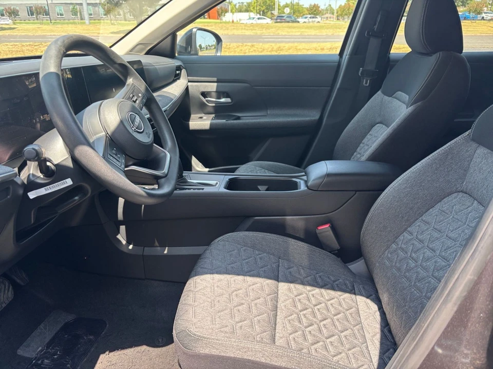 2026 Nissan Kicks - Image 27 of 31