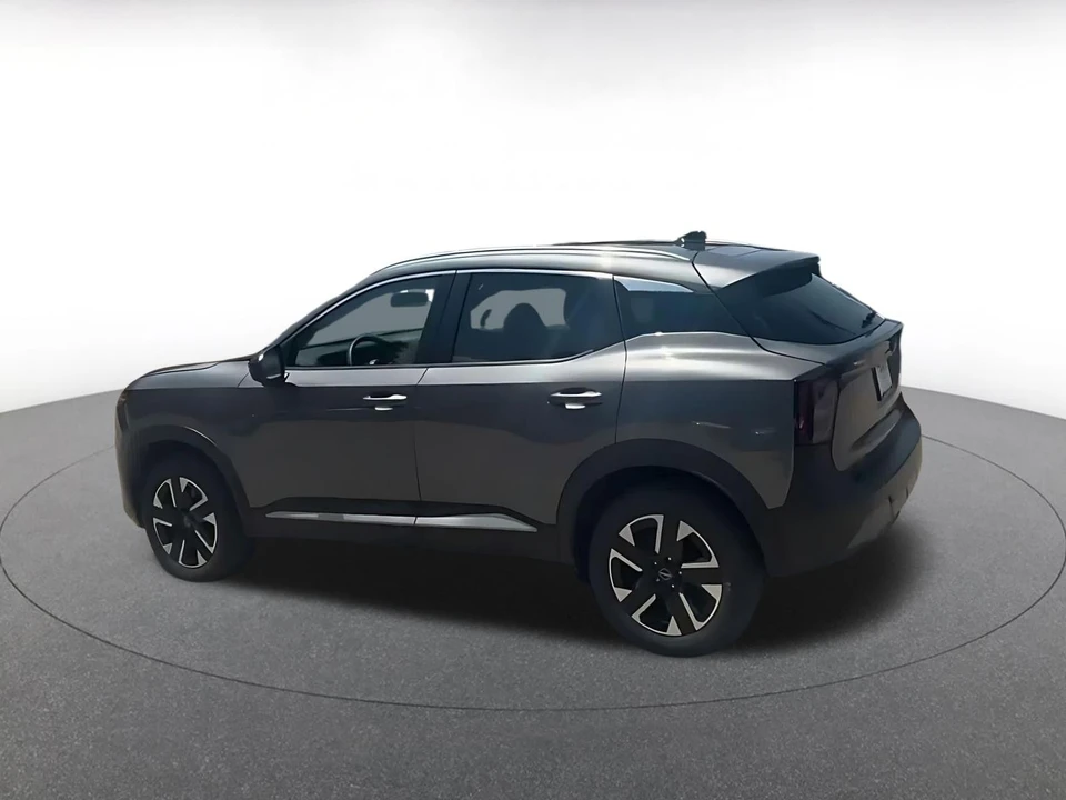 2026 Nissan Kicks - Image 11 of 31