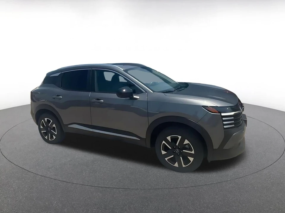 2026 Nissan Kicks - Image 2 of 31
