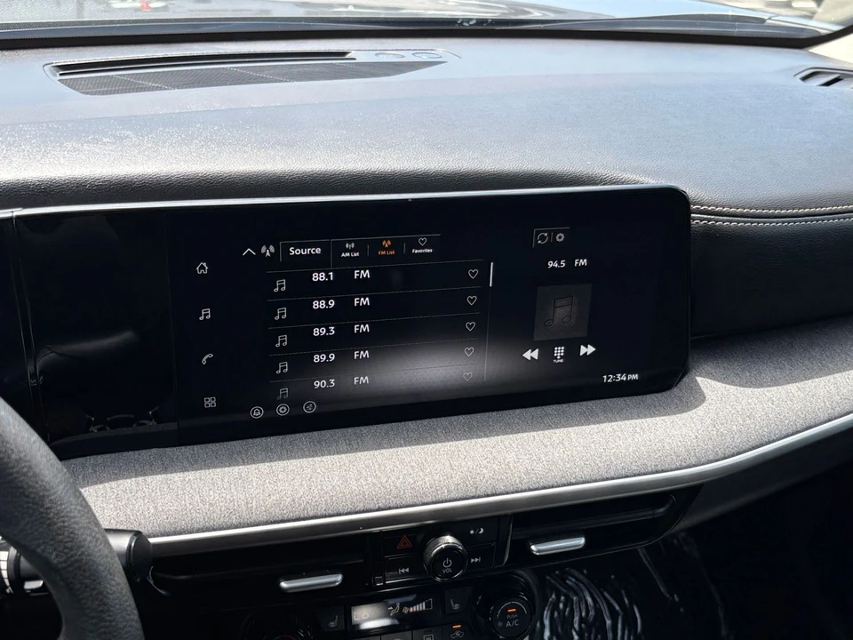 2026 Nissan Kicks - Image 21 of 31