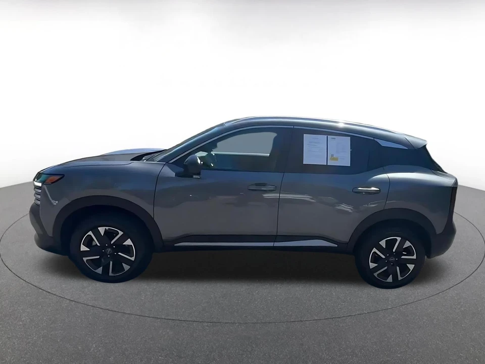 2026 Nissan Kicks - Image 9 of 31