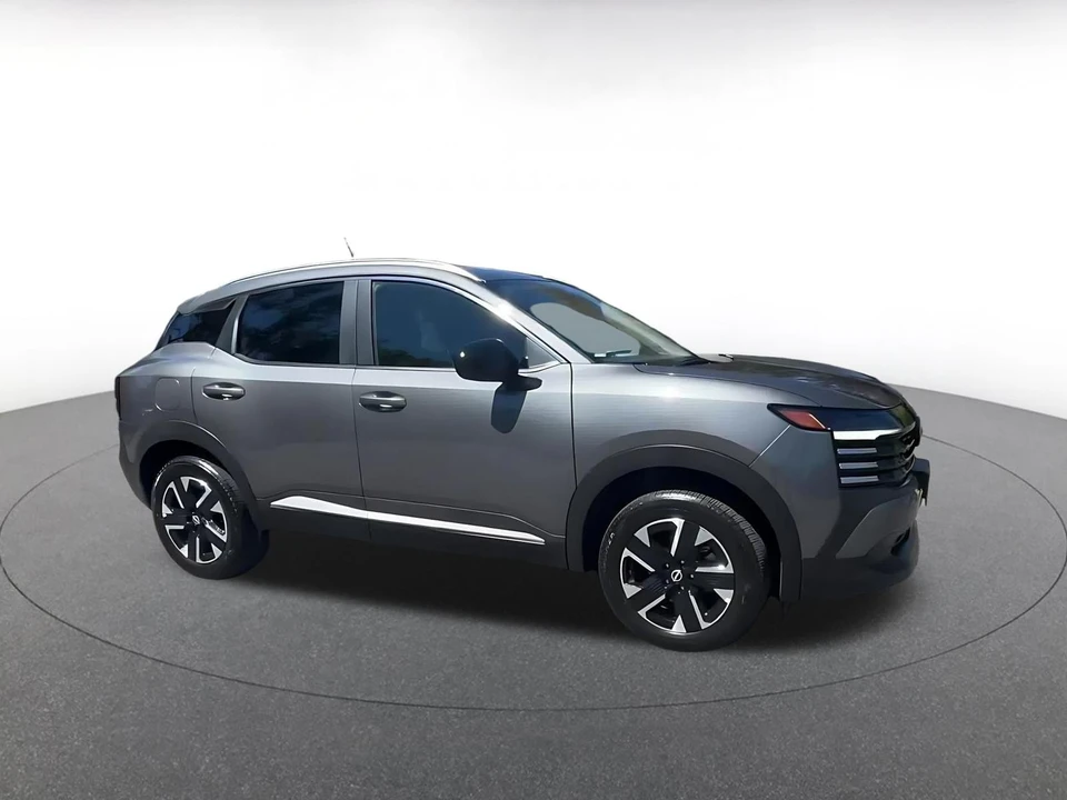 2026 Nissan Kicks - Image 2 of 31