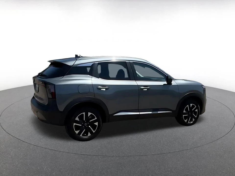 2026 Nissan Kicks - Image 17 of 31