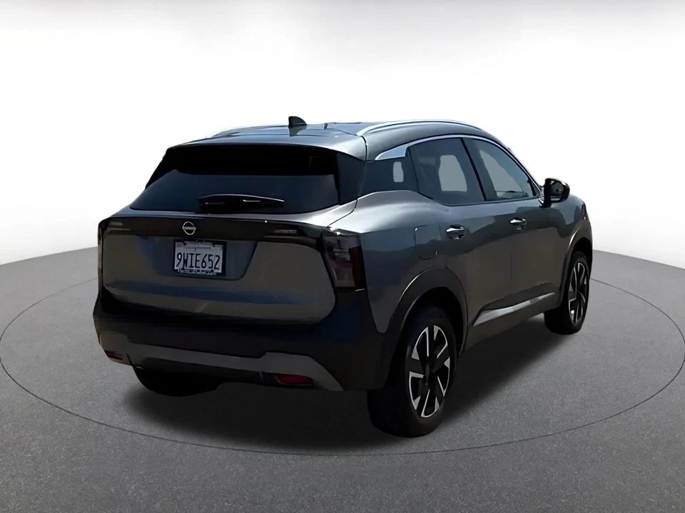 2026 Nissan Kicks - Image 16 of 31