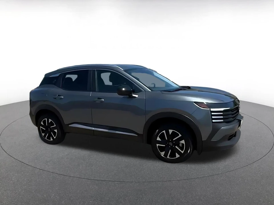 2026 Nissan Kicks - Image 2 of 31