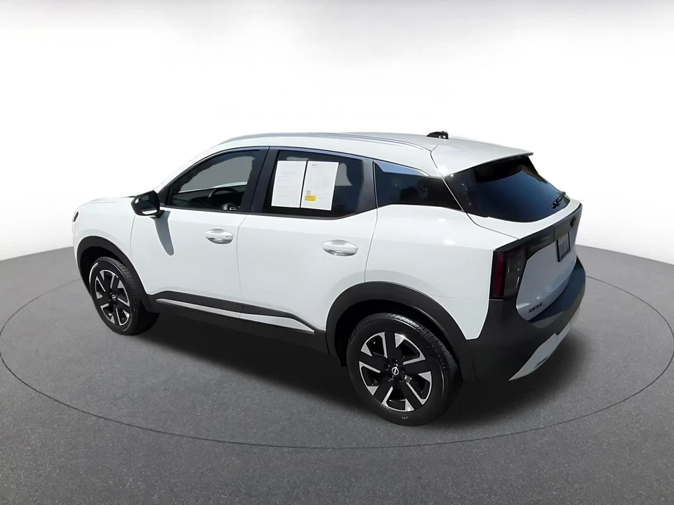 2026 Nissan Kicks - Image 11 of 31