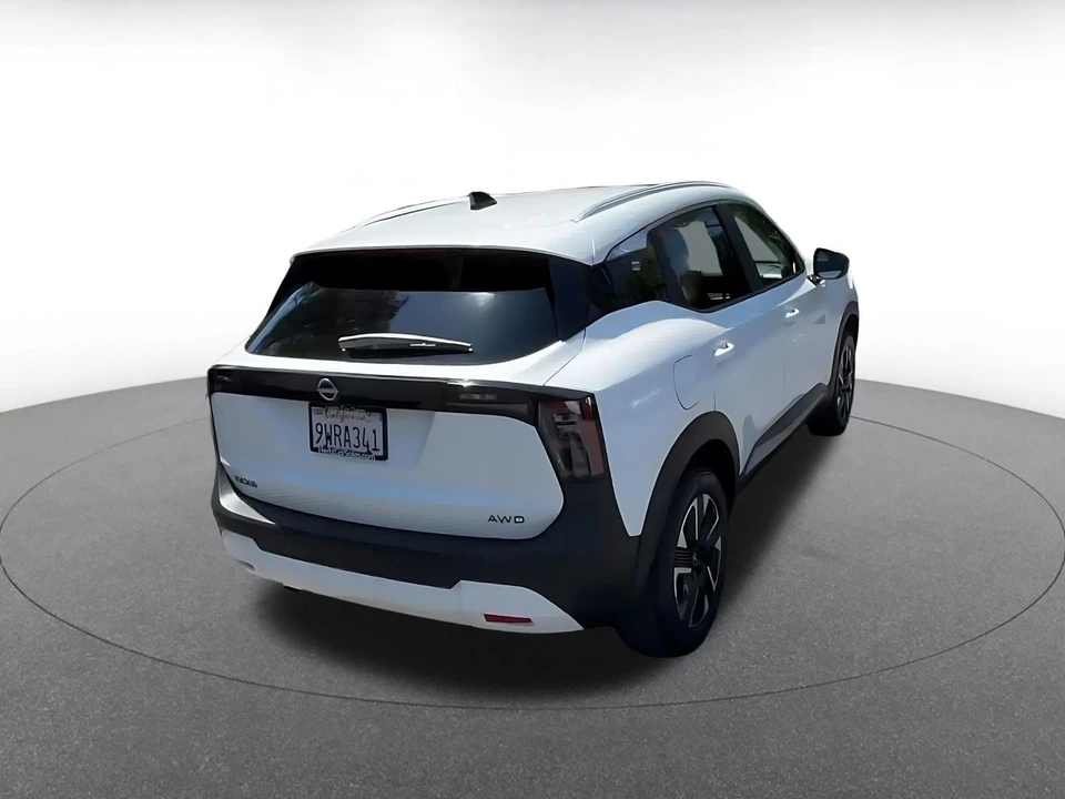 2026 Nissan Kicks - Image 16 of 31