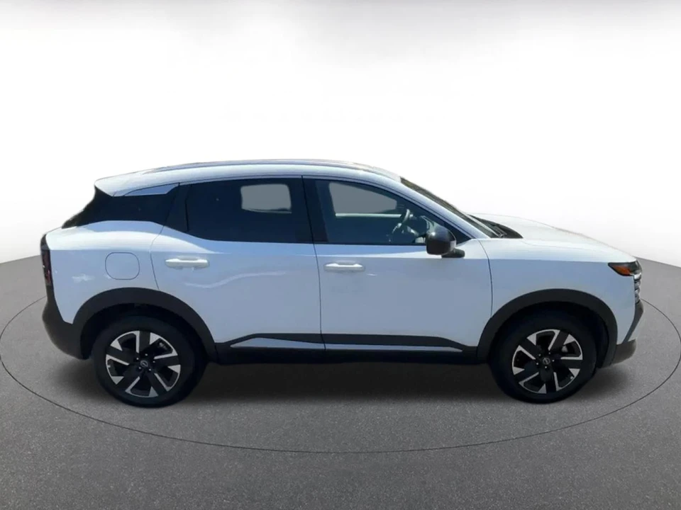 2026 Nissan Kicks - Image 17 of 31