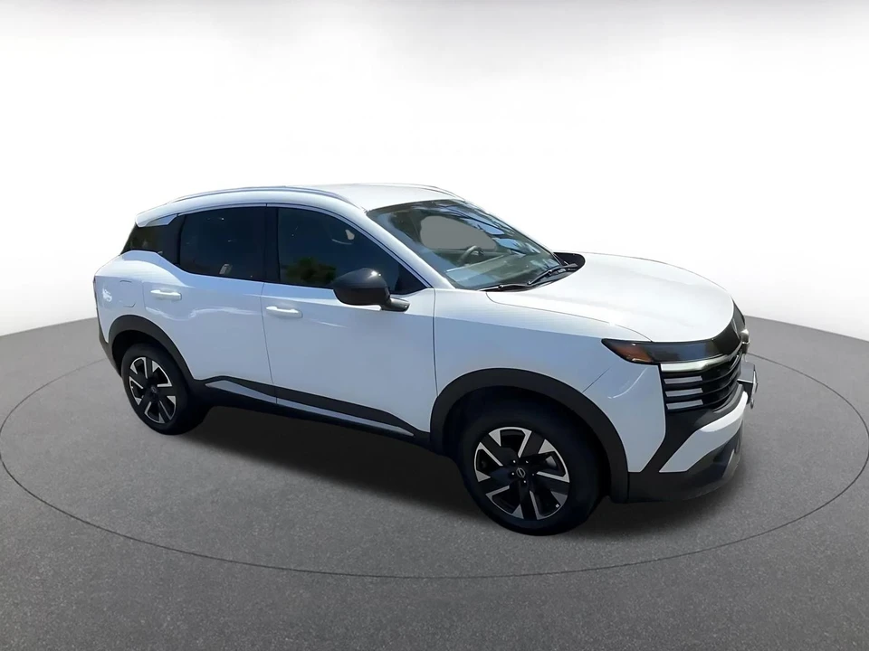 2026 Nissan Kicks - Image 2 of 31