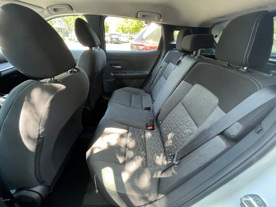 2026 Nissan Kicks - Image 26 of 31