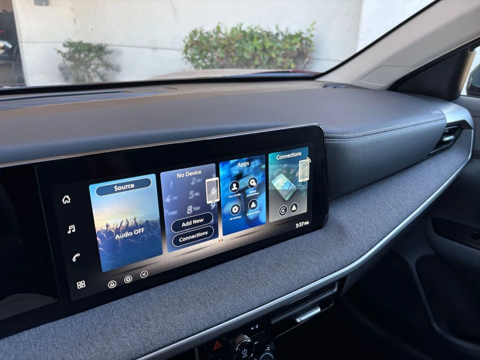 2026 Nissan Kicks - Image 21 of 31