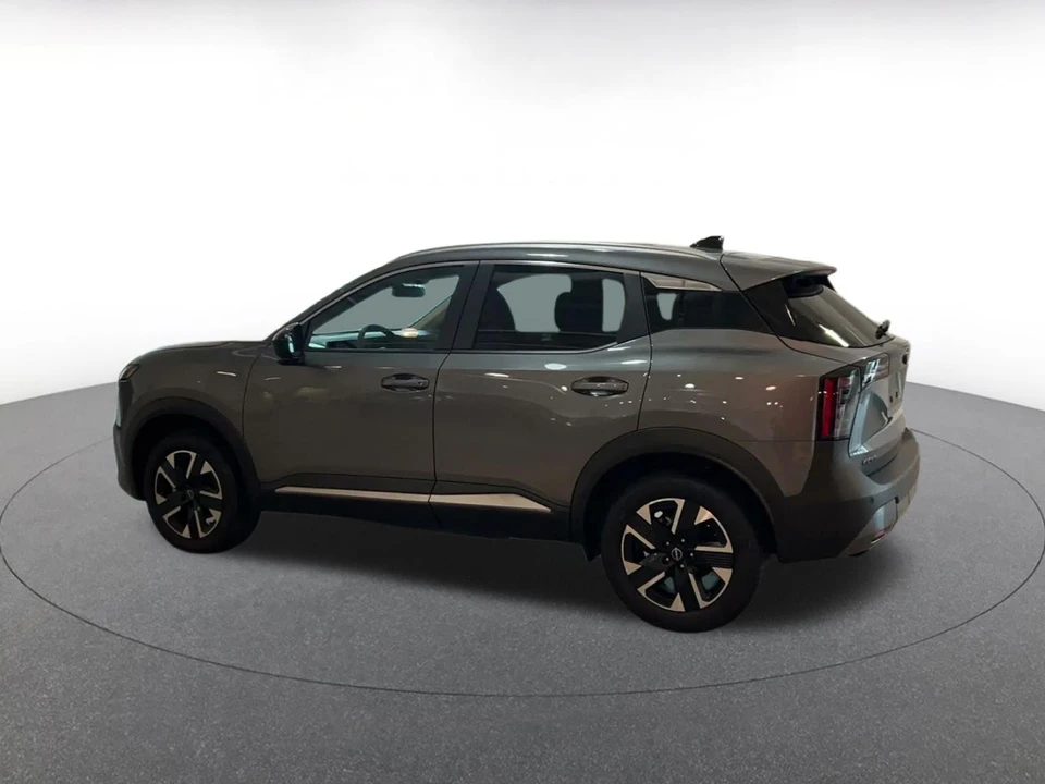 2026 Nissan Kicks - Image 11 of 31