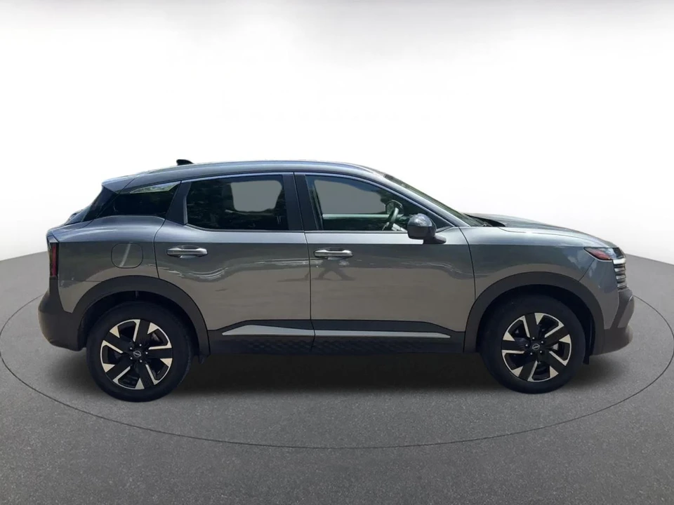 2026 Nissan Kicks - Image 17 of 31