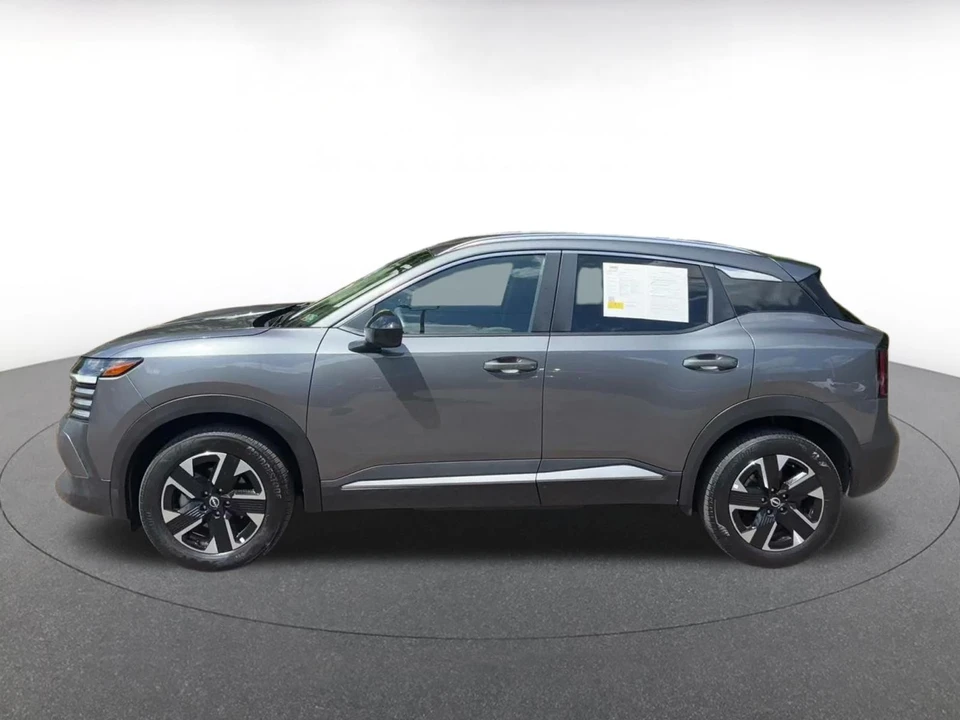 2026 Nissan Kicks - Image 9 of 31