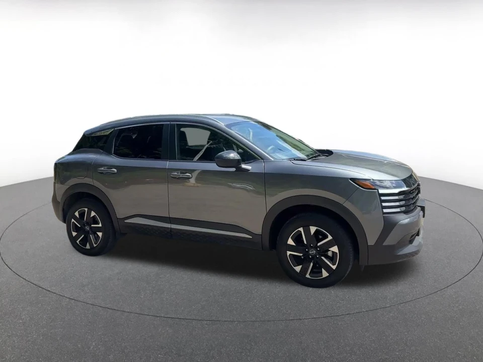 2026 Nissan Kicks - Image 2 of 31