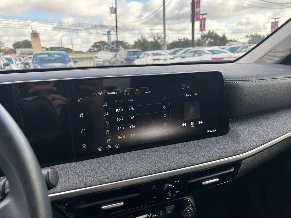 2026 Nissan Kicks - Image 21 of 31