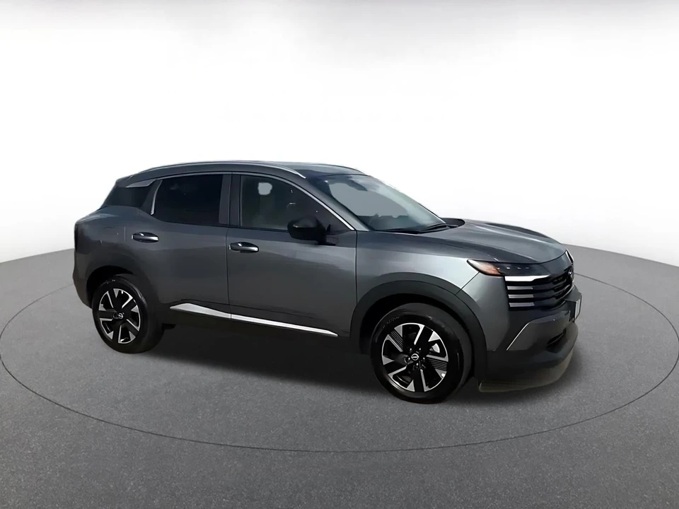 2026 Nissan Kicks - Image 2 of 31