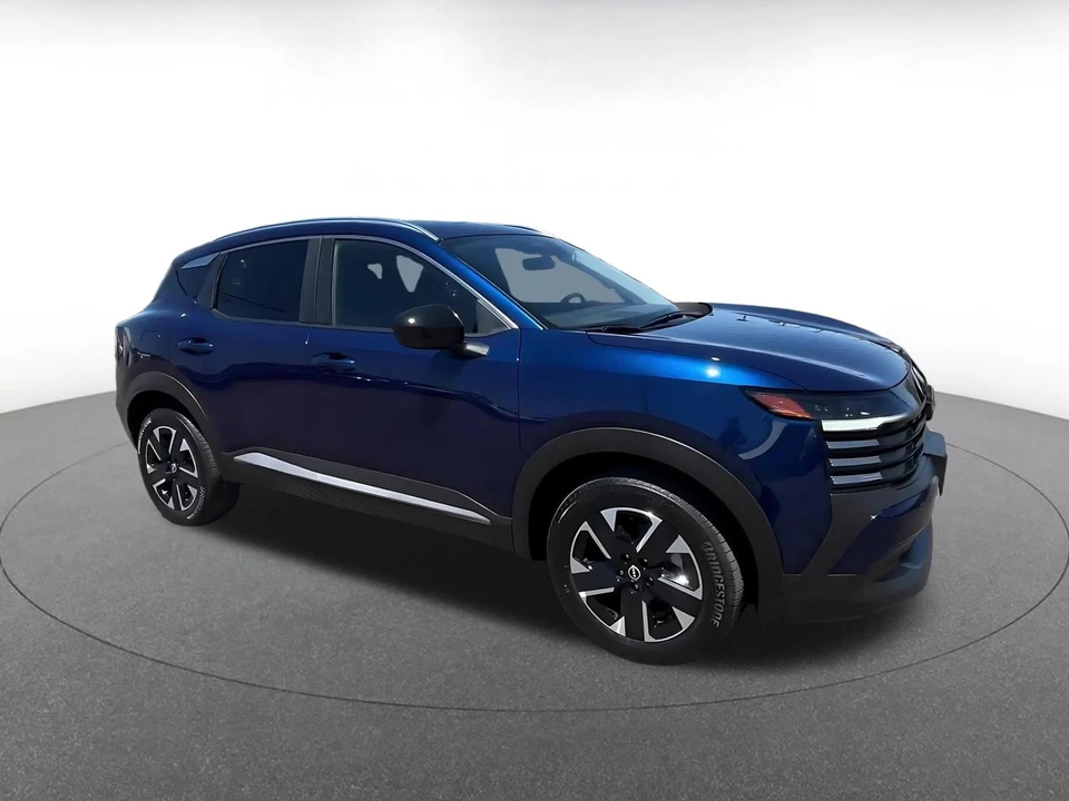 2026 Nissan Kicks - Image 2 of 31