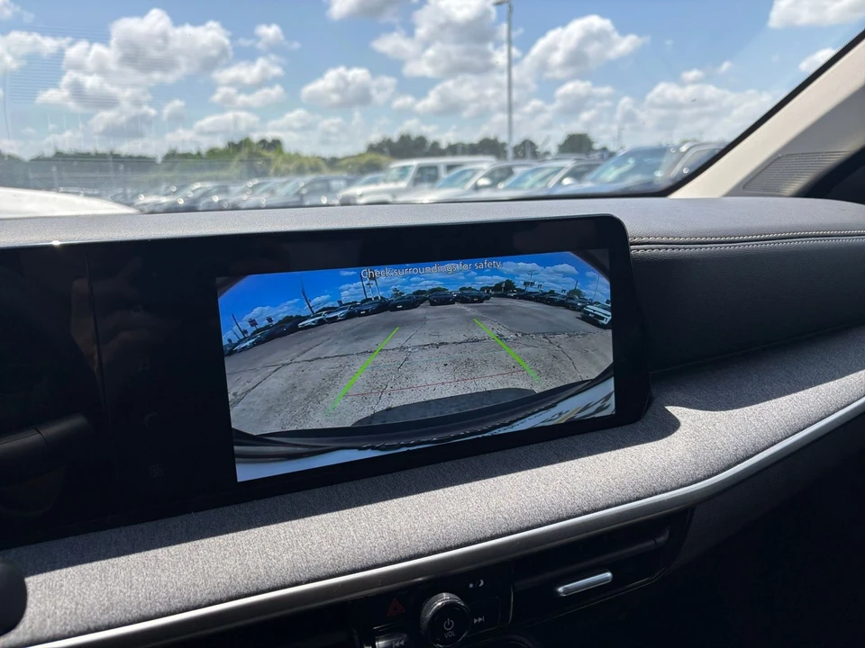 2026 Nissan Kicks - Image 23 of 31