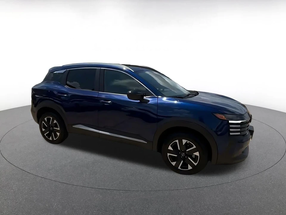 2026 Nissan Kicks - Image 2 of 31
