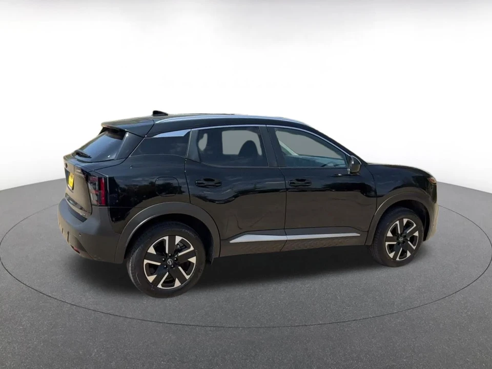 2026 Nissan Kicks - Image 16 of 31