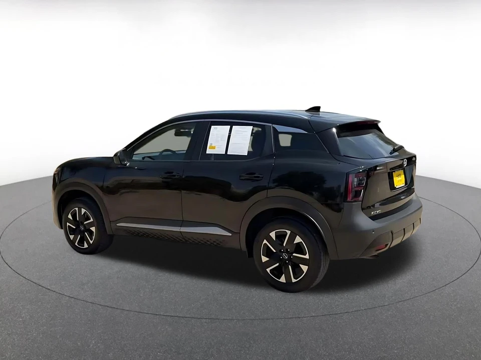 2026 Nissan Kicks - Image 11 of 31
