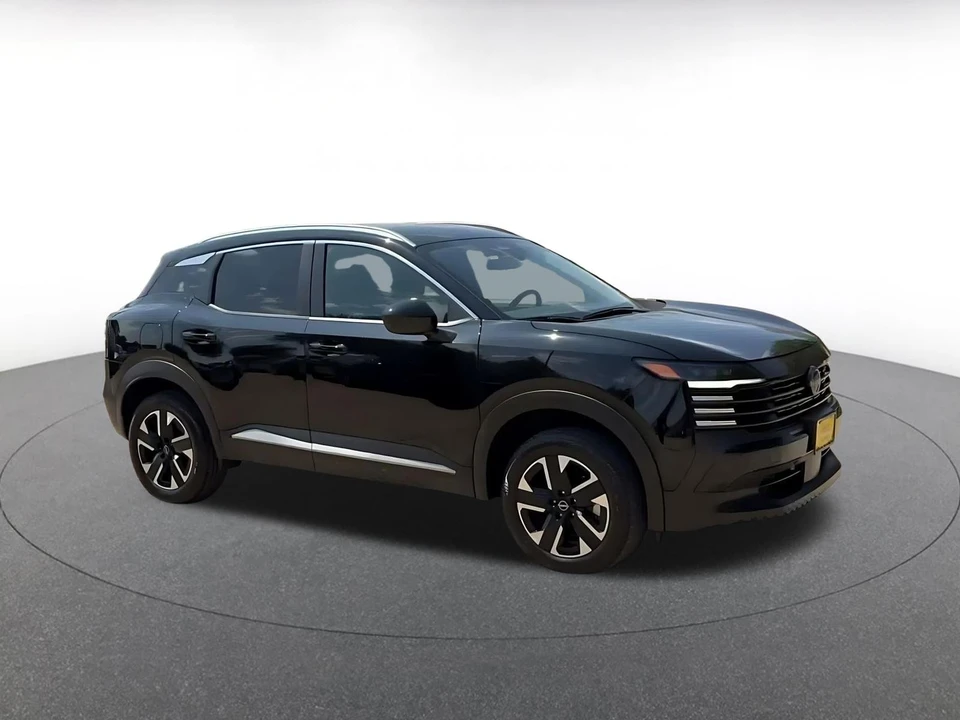 2026 Nissan Kicks - Image 2 of 31