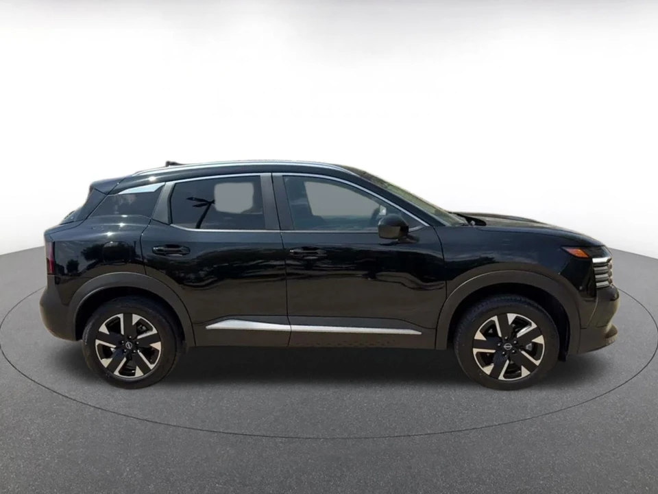2026 Nissan Kicks - Image 17 of 31