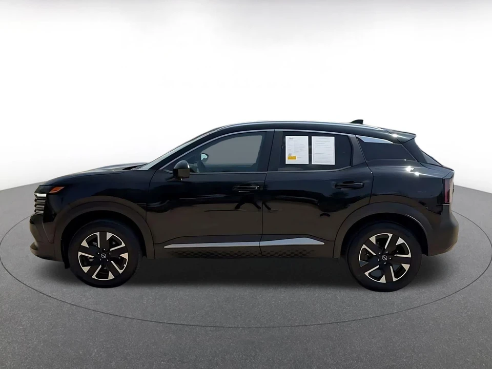 2026 Nissan Kicks - Image 9 of 31