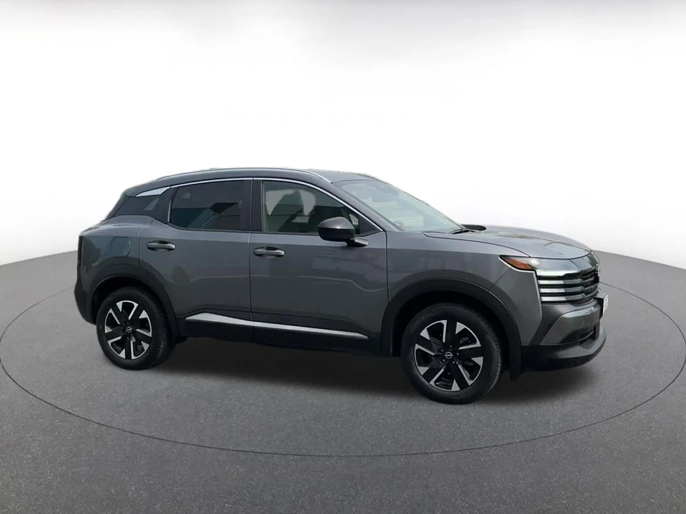 2026 Nissan Kicks - Image 2 of 31