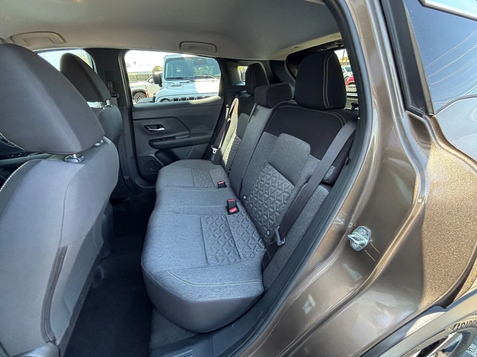 2026 Nissan Kicks - Image 26 of 31