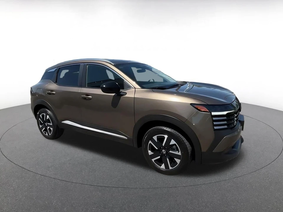 2026 Nissan Kicks - Image 2 of 31