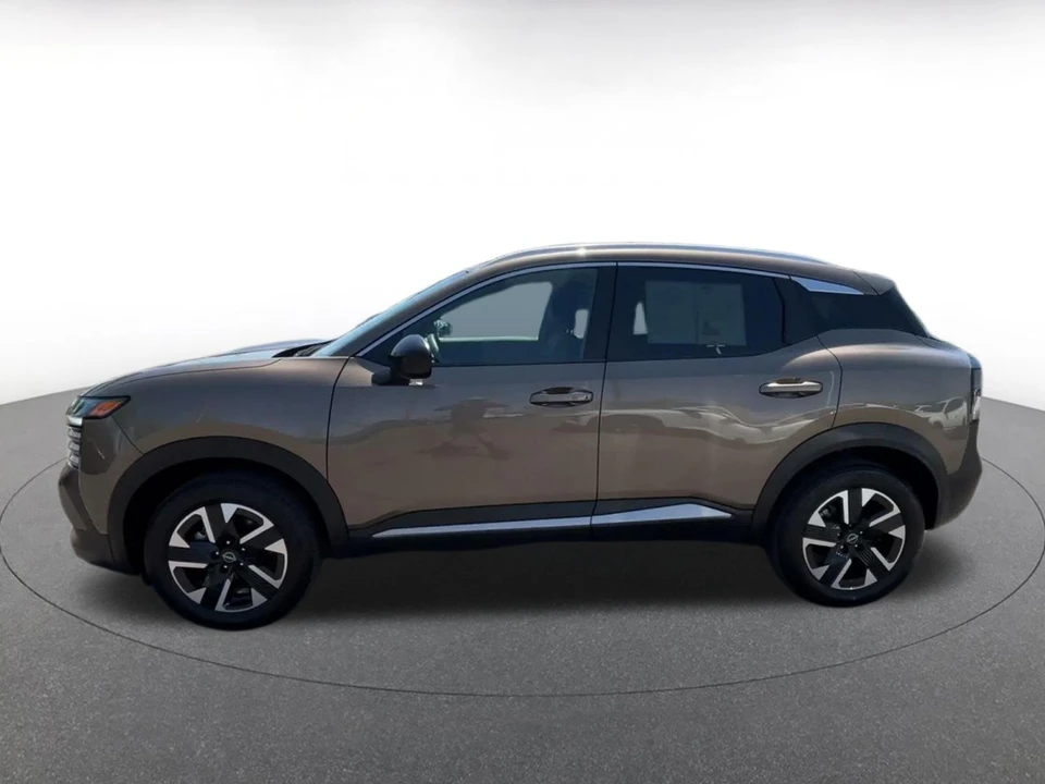 2026 Nissan Kicks - Image 11 of 31