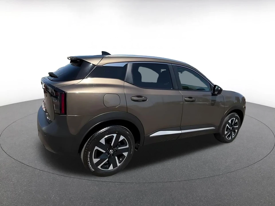2026 Nissan Kicks - Image 16 of 31