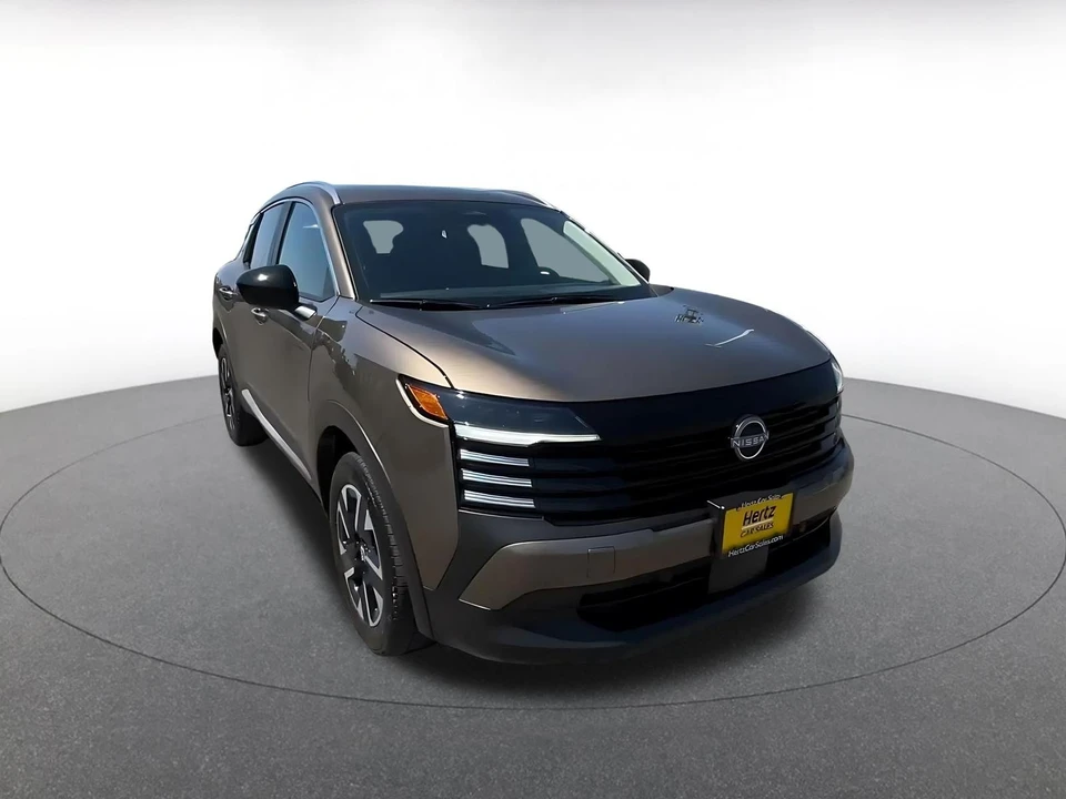 2026 Nissan Kicks - Image 3 of 31