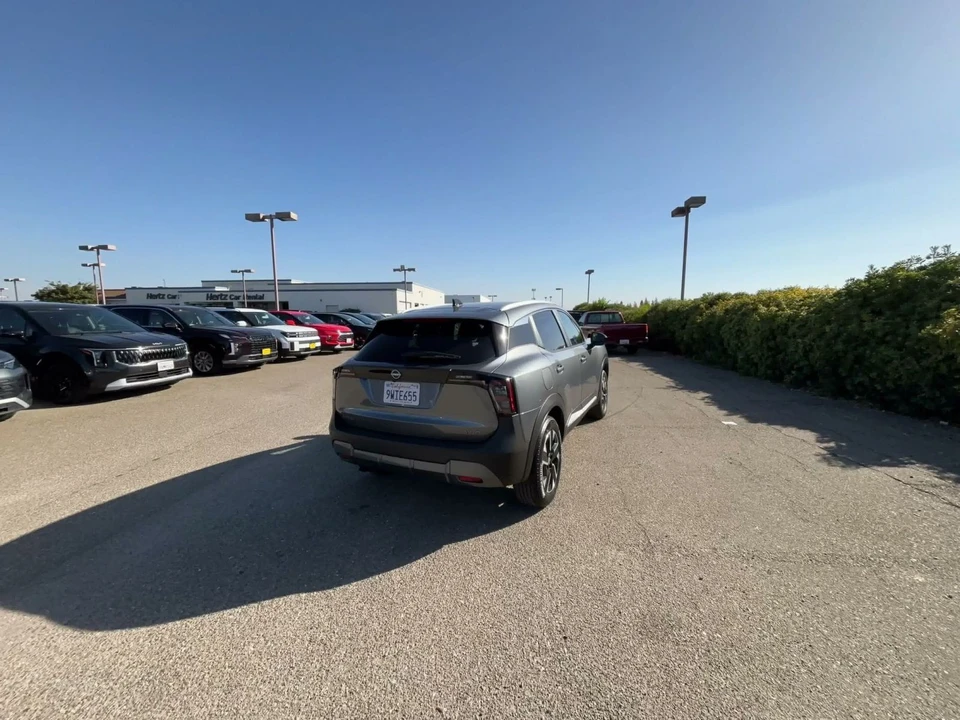 2026 Nissan Kicks - Image 16 of 31