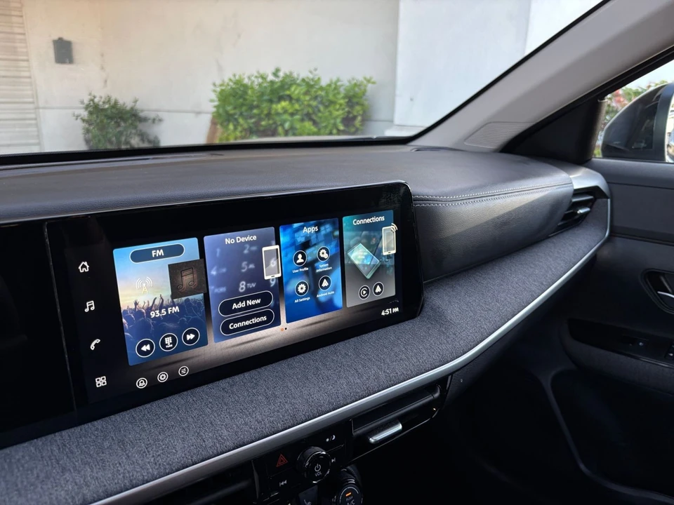 2026 Nissan Kicks - Image 21 of 31