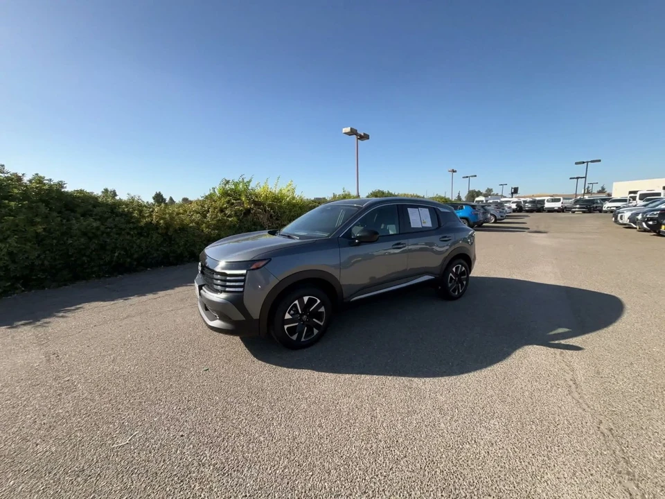 2026 Nissan Kicks - Image 8 of 31