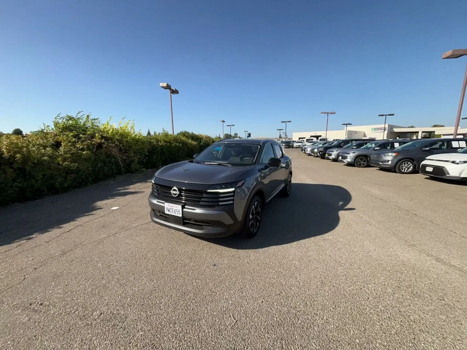2026 Nissan Kicks - Image 7 of 31