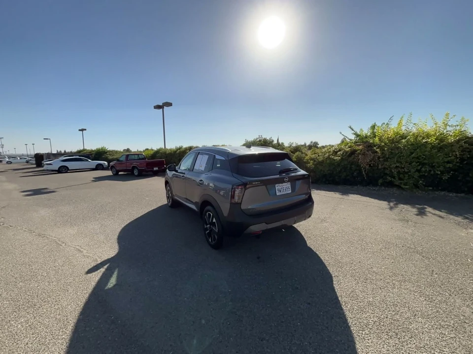 2026 Nissan Kicks - Image 12 of 31