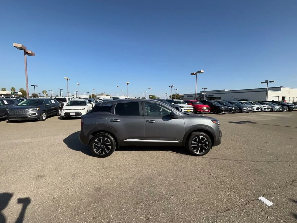 2026 Nissan Kicks - Image 17 of 31