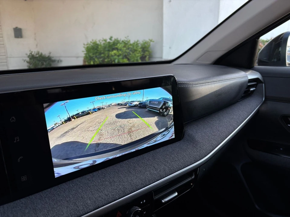 2026 Nissan Kicks - Image 24 of 31