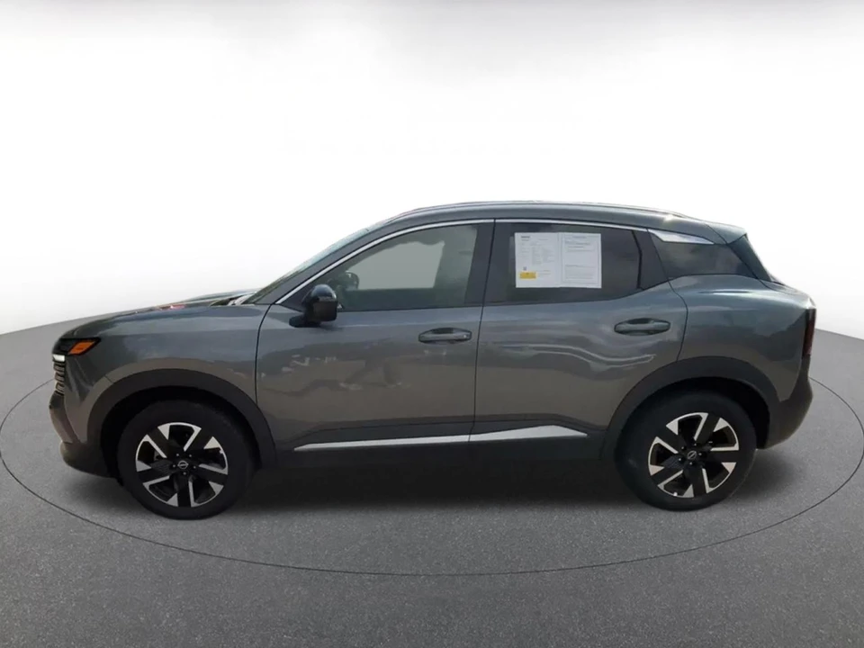 2026 Nissan Kicks - Image 9 of 31