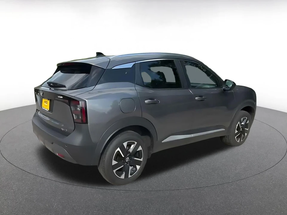 2026 Nissan Kicks - Image 15 of 31