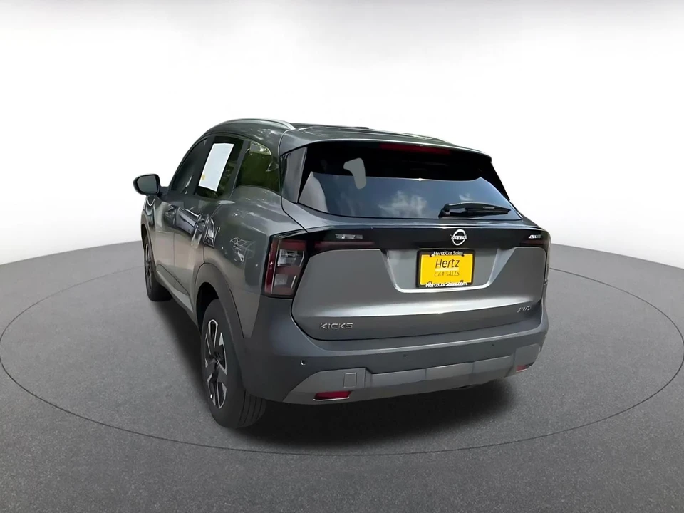 2026 Nissan Kicks - Image 12 of 31