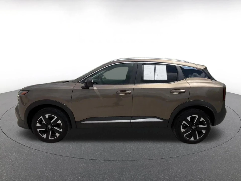 2026 Nissan Kicks - Image 11 of 31