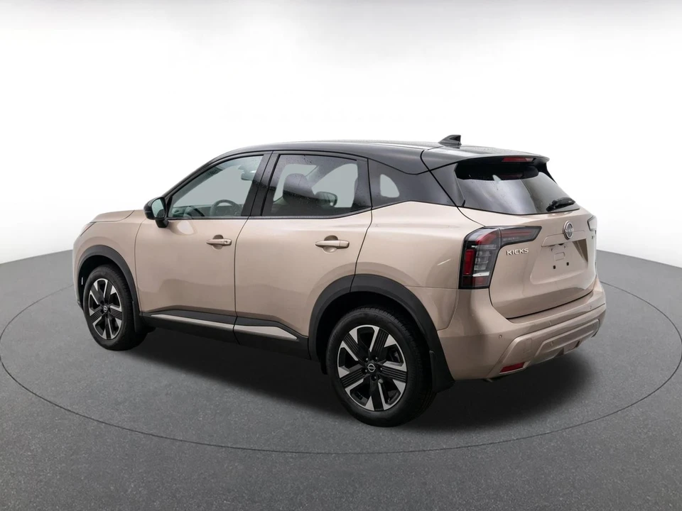 2026 Nissan Kicks - Image 8 of 24